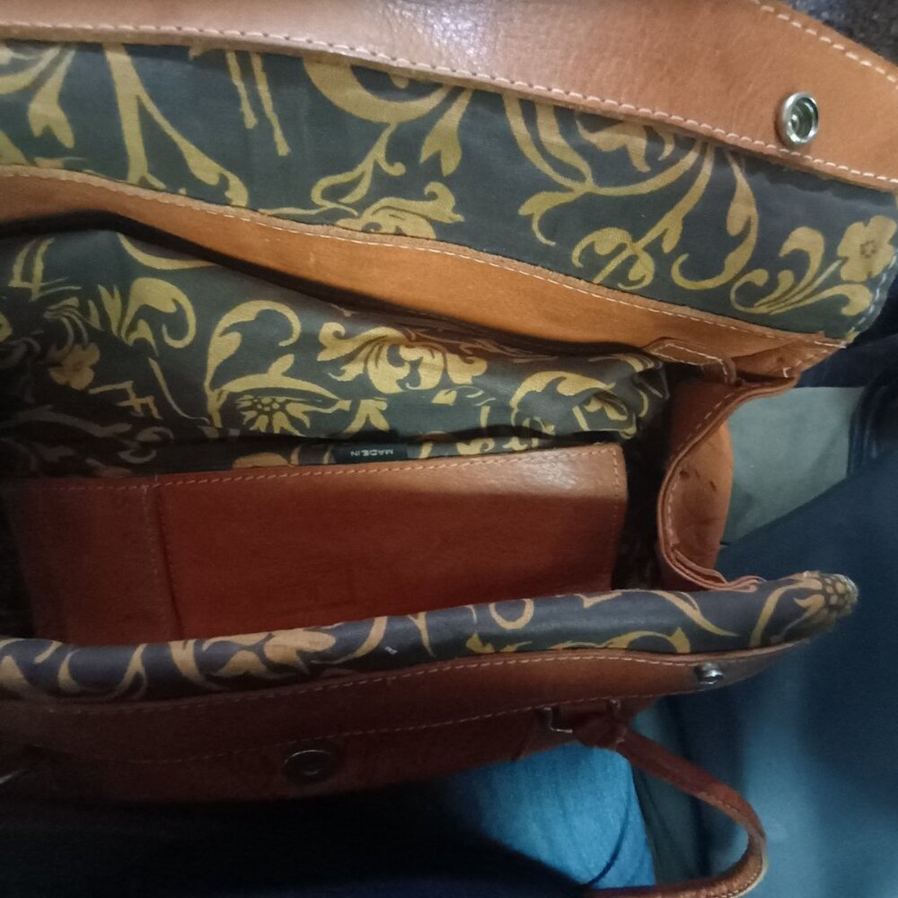 Purse - Picture 2 of 4